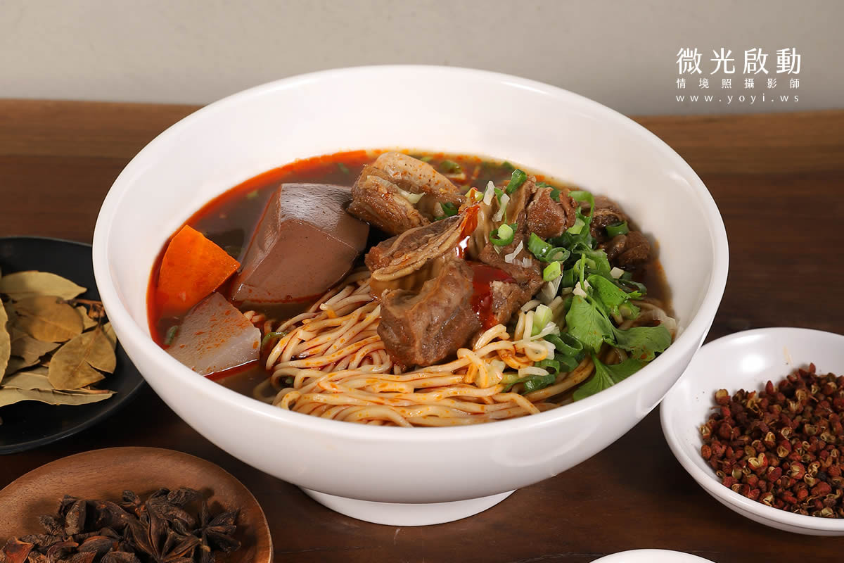 美食商品攝影｜招牌牛肉麵豐富層次美味情境攝影｜握川福 17