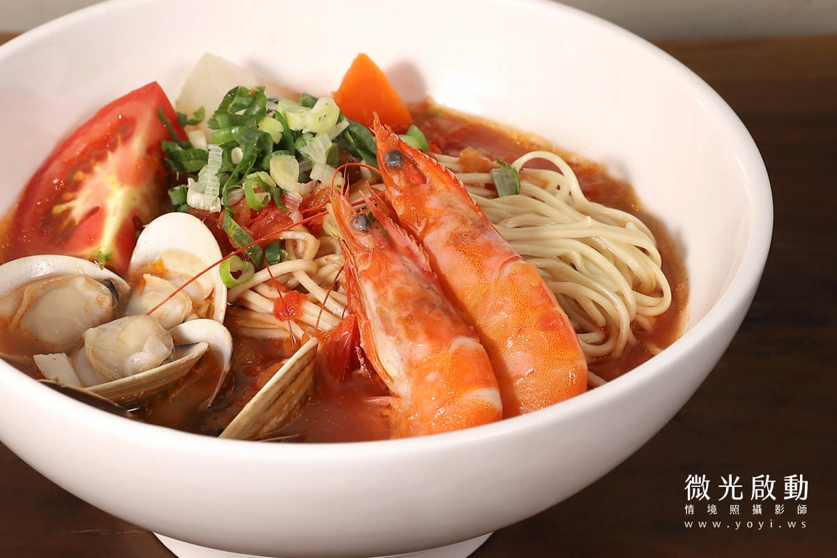 美食商品攝影｜招牌牛肉麵豐富層次美味情境攝影｜握川福 33