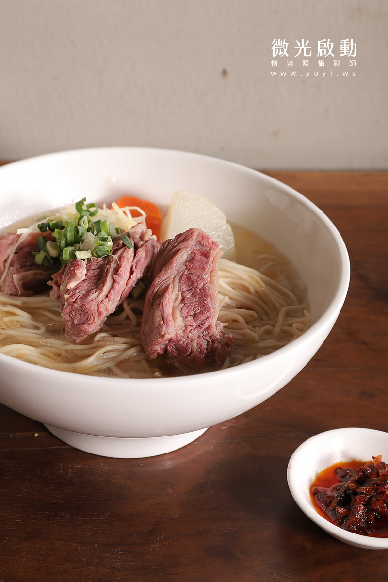 美食商品攝影｜招牌牛肉麵豐富層次美味情境攝影｜握川福 51