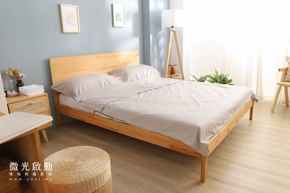 寢具商品攝影｜沉穩灰調雙人床包模特兒熟睡情境攝影 13