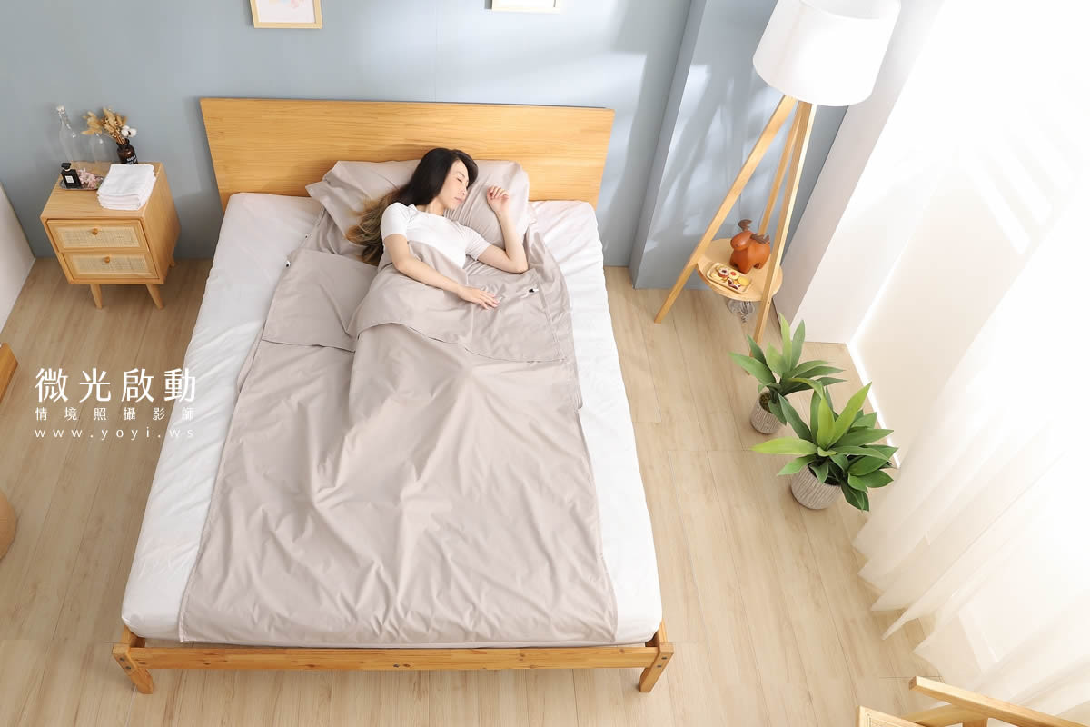 寢具商品攝影｜沉穩灰調雙人床包模特兒熟睡情境攝影 65