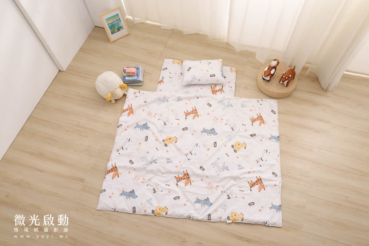 兒童寢具攝影｜粉柔小花圖騰涼被兒童熟睡情境攝影 11