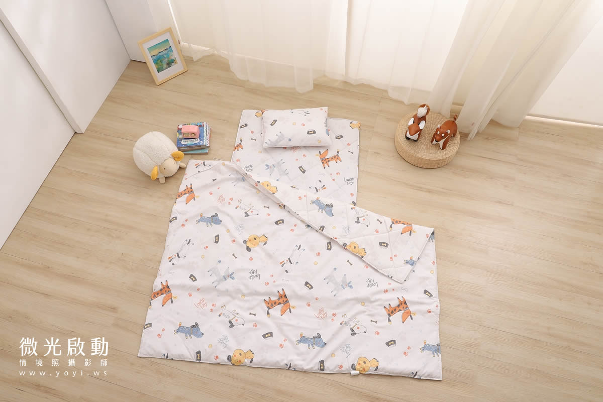 兒童寢具攝影｜粉柔小花圖騰涼被兒童熟睡情境攝影 13