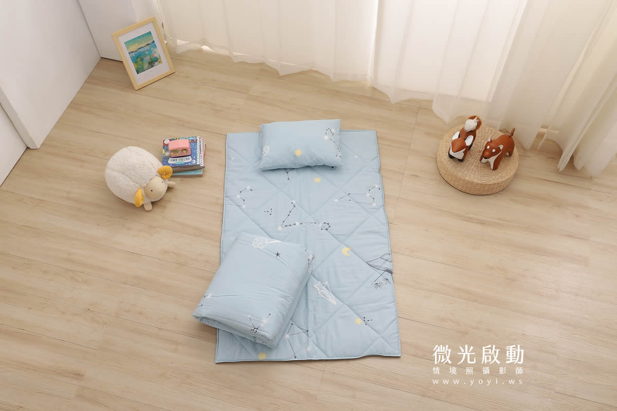 兒童寢具攝影｜粉柔小花圖騰涼被兒童熟睡情境攝影 43