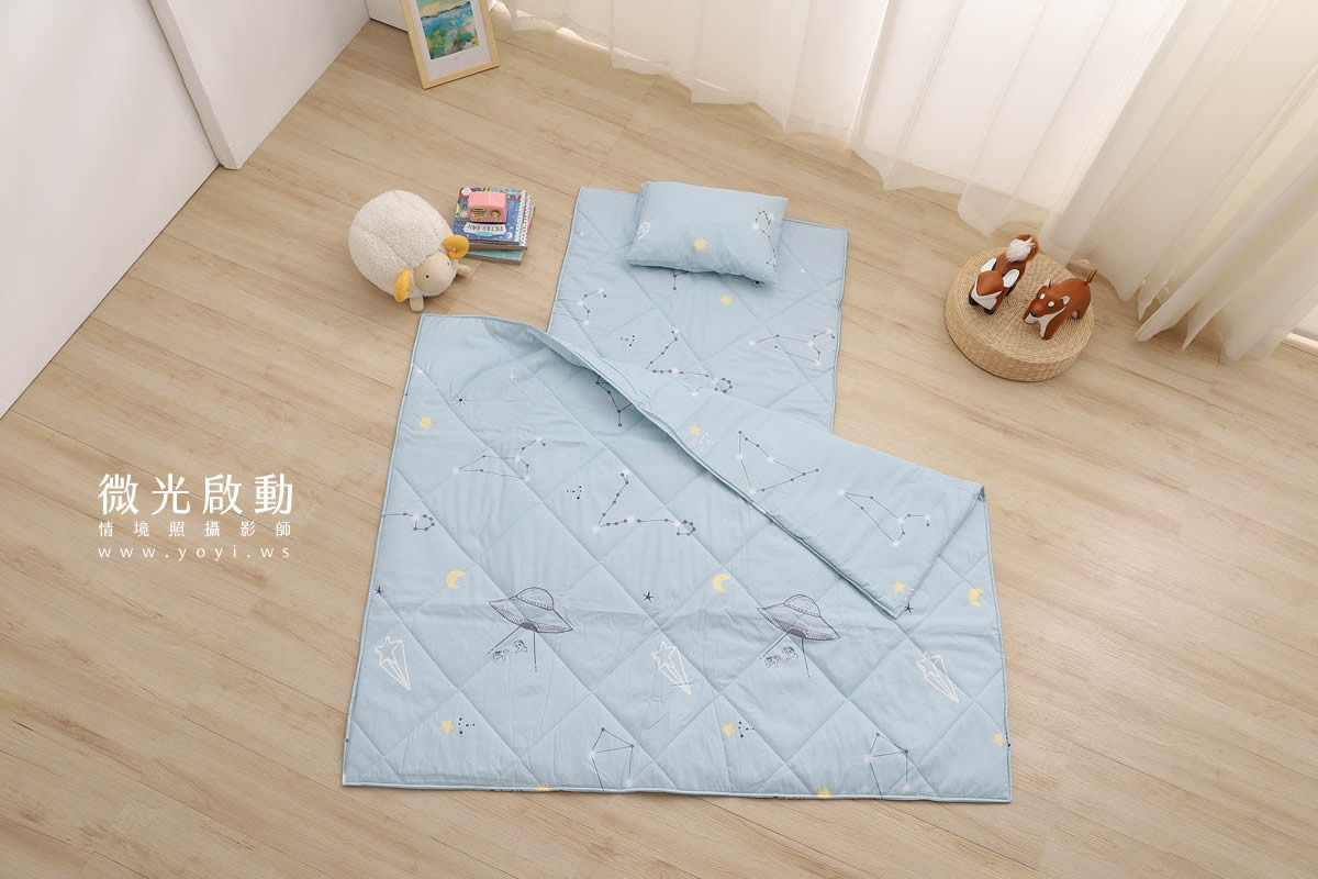 兒童寢具攝影｜粉柔小花圖騰涼被兒童熟睡情境攝影 45