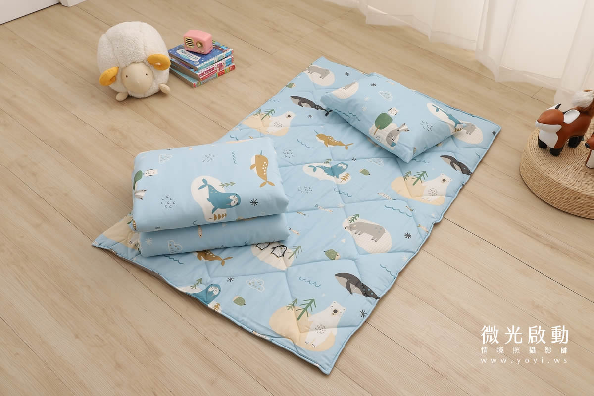 兒童寢具攝影｜粉柔小花圖騰涼被兒童熟睡情境攝影 47