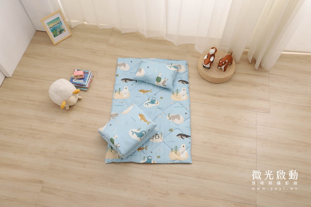 兒童寢具攝影｜粉柔小花圖騰涼被兒童熟睡情境攝影 49