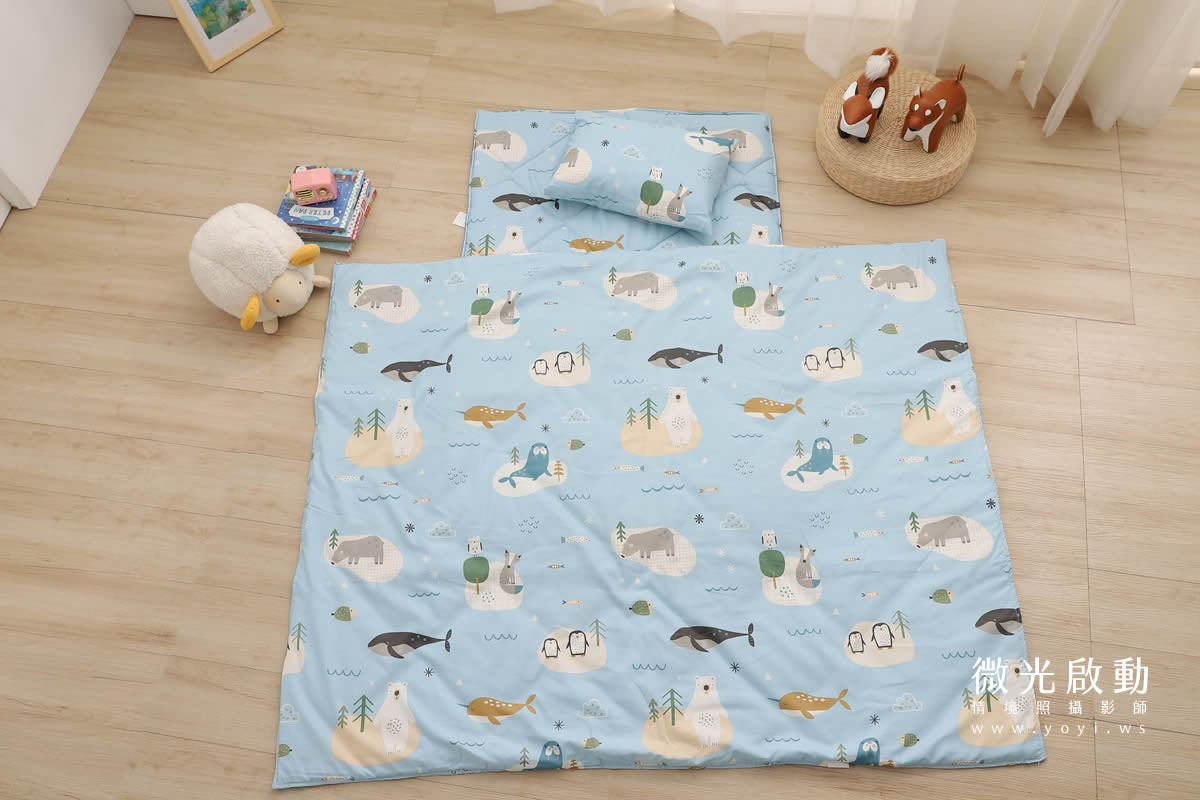 兒童寢具攝影｜粉柔小花圖騰涼被兒童熟睡情境攝影 53