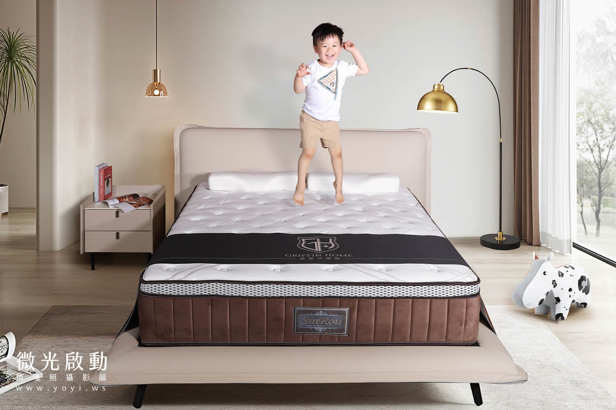 家具商品攝影｜沙發床墊兒童歡樂居家情境攝影 9