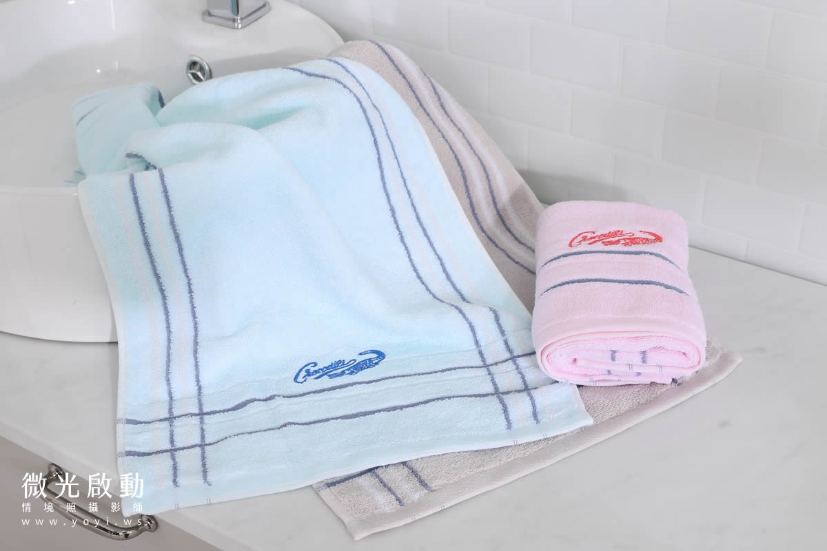 毛巾浴巾攝影｜蓬鬆質感純色浴巾木質調情境攝影｜星紅織品 7