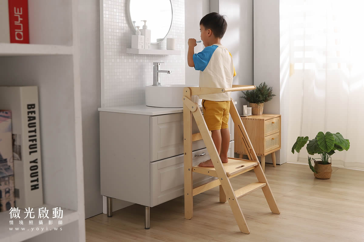 兒童家具攝影｜木質兒童學習塔盥洗情境攝影 3