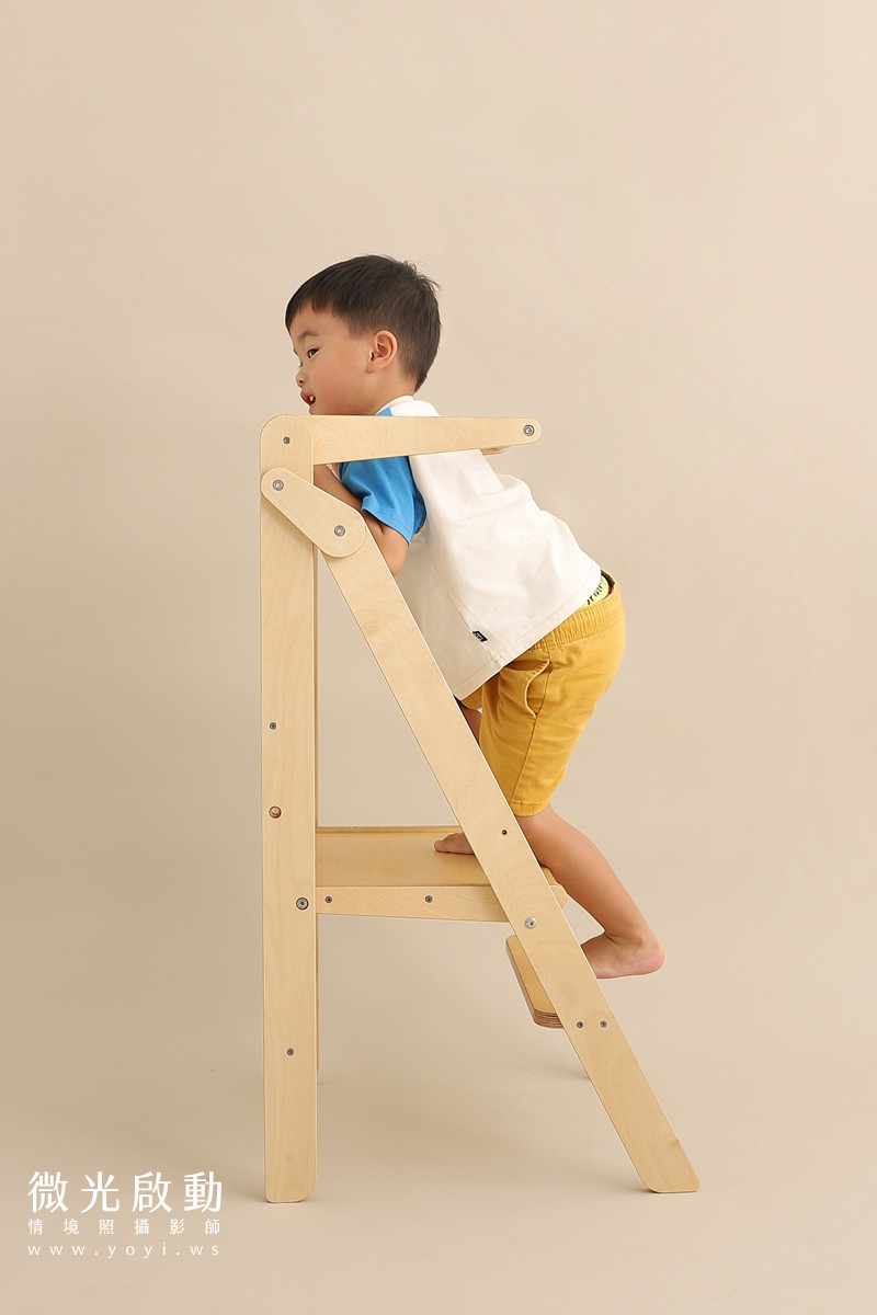 兒童家具攝影｜木質兒童學習塔盥洗情境攝影 9
