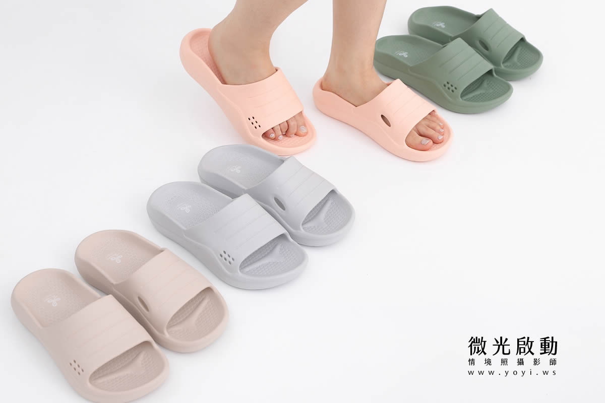 室內拖鞋攝影｜簡約灰色質感拖鞋與鞋墊模特兒實穿攝影｜太松鞋業 13