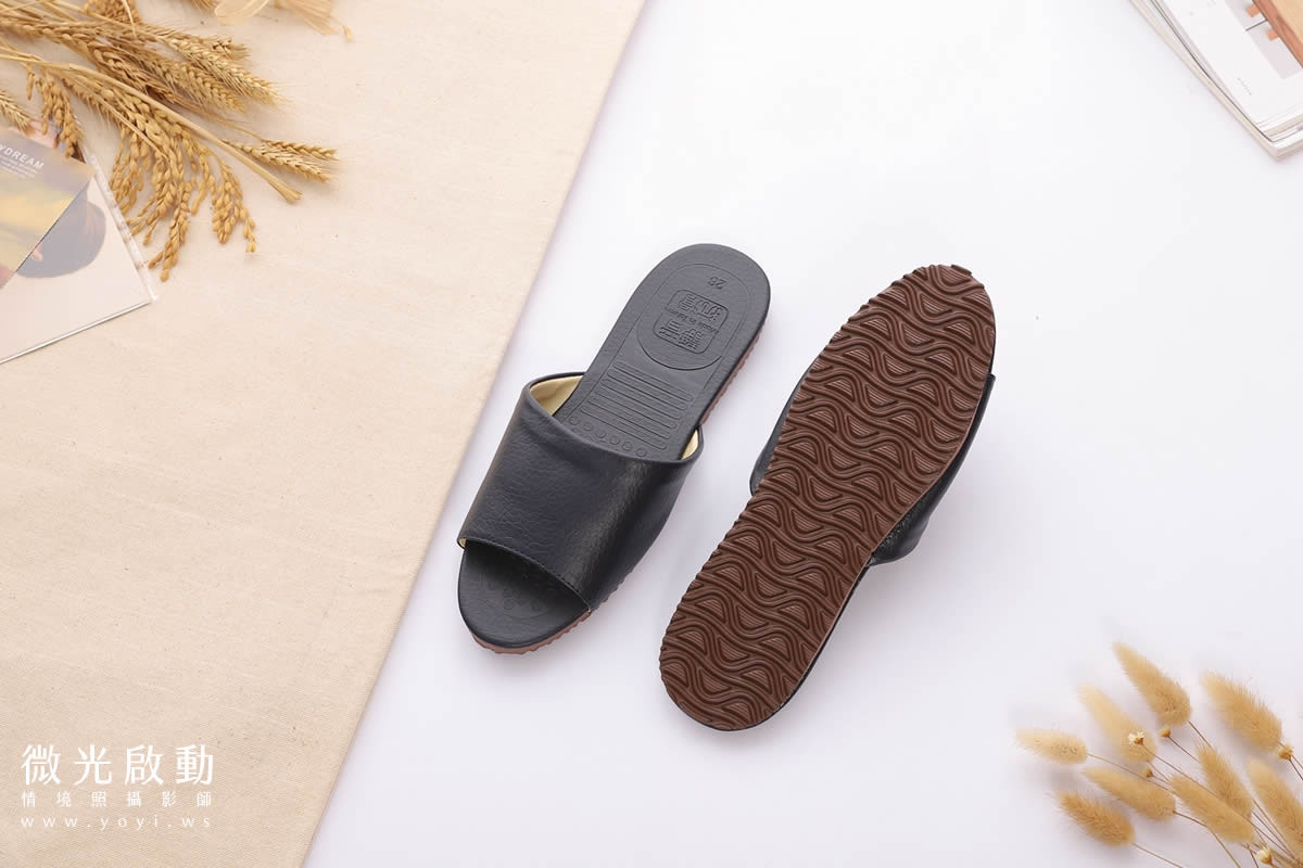 室內拖鞋攝影｜簡約灰色質感拖鞋與鞋墊模特兒實穿攝影｜太松鞋業 33