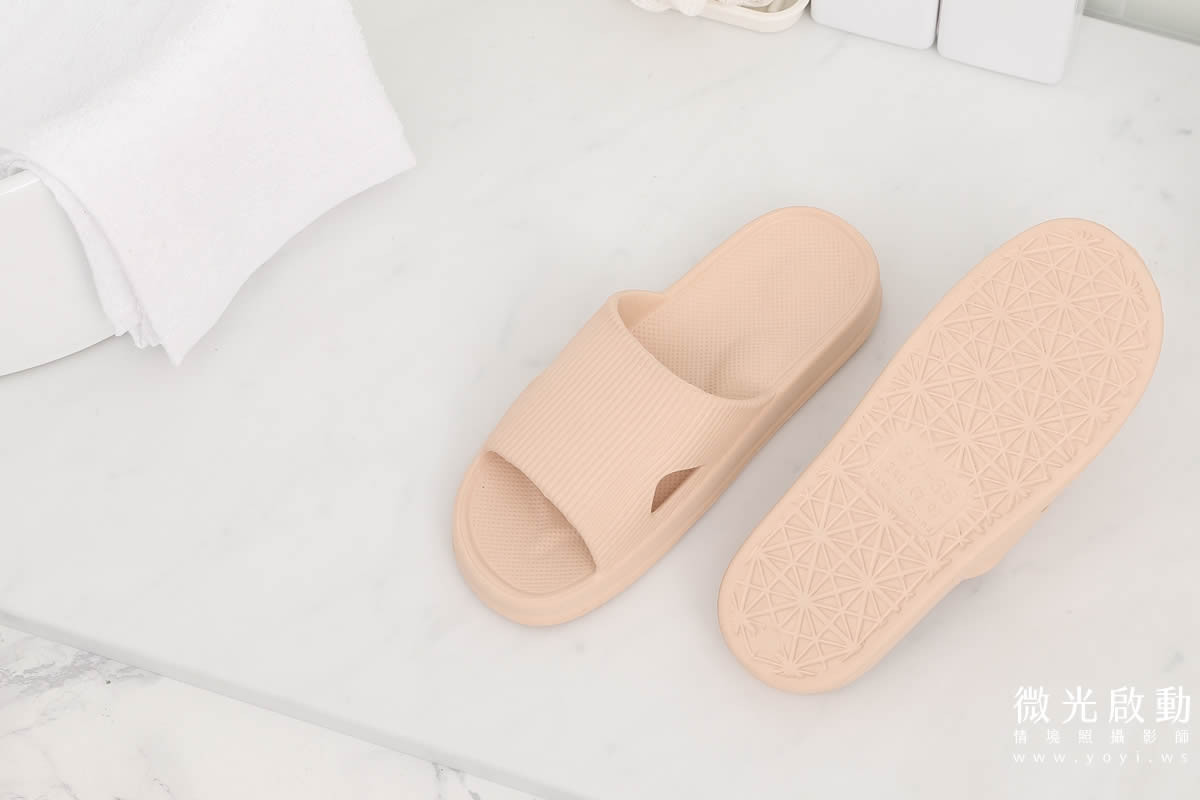 室內拖鞋攝影｜簡約灰色質感拖鞋與鞋墊模特兒實穿攝影｜太松鞋業 41