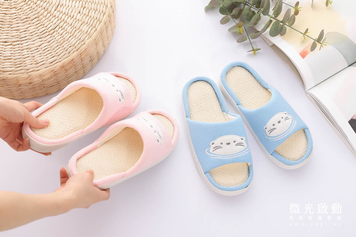 室內拖鞋攝影｜簡約灰色質感拖鞋與鞋墊模特兒實穿攝影｜太松鞋業 77