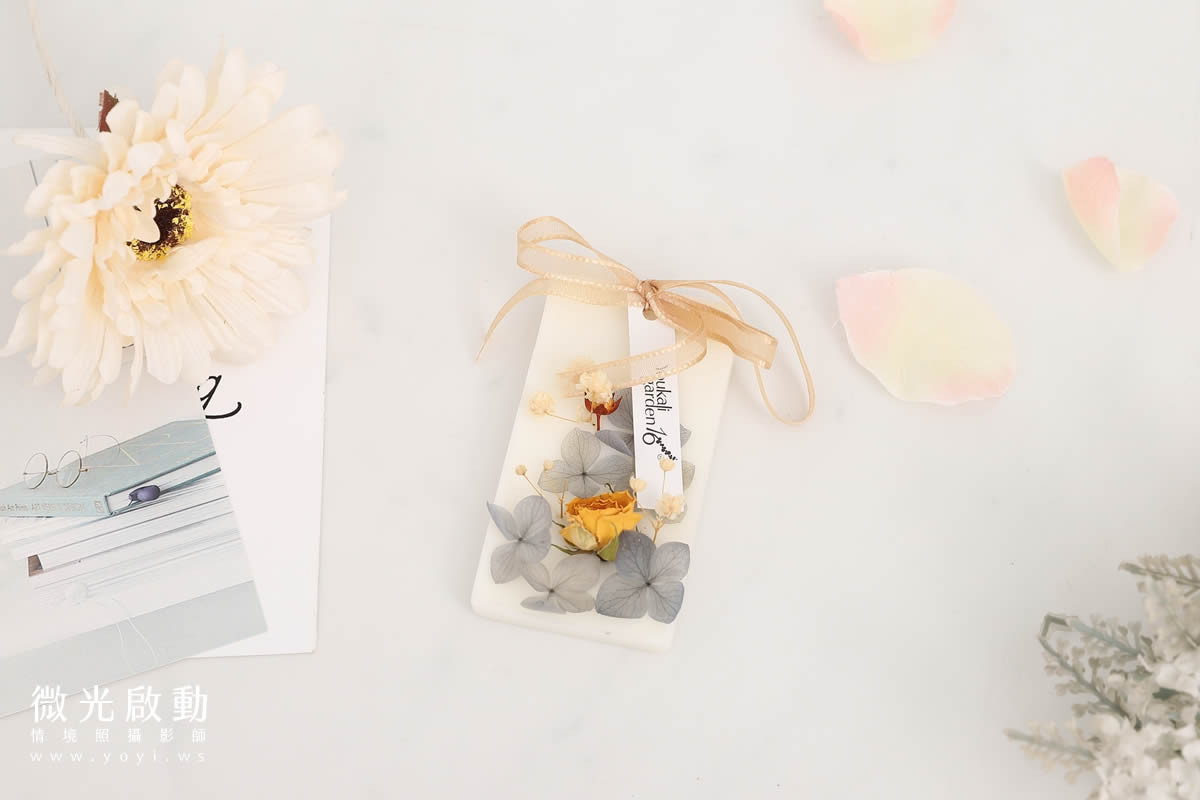 香氛產品攝影｜精緻香氛精油蠟片與乾燥花美學情境攝影｜太松 7
