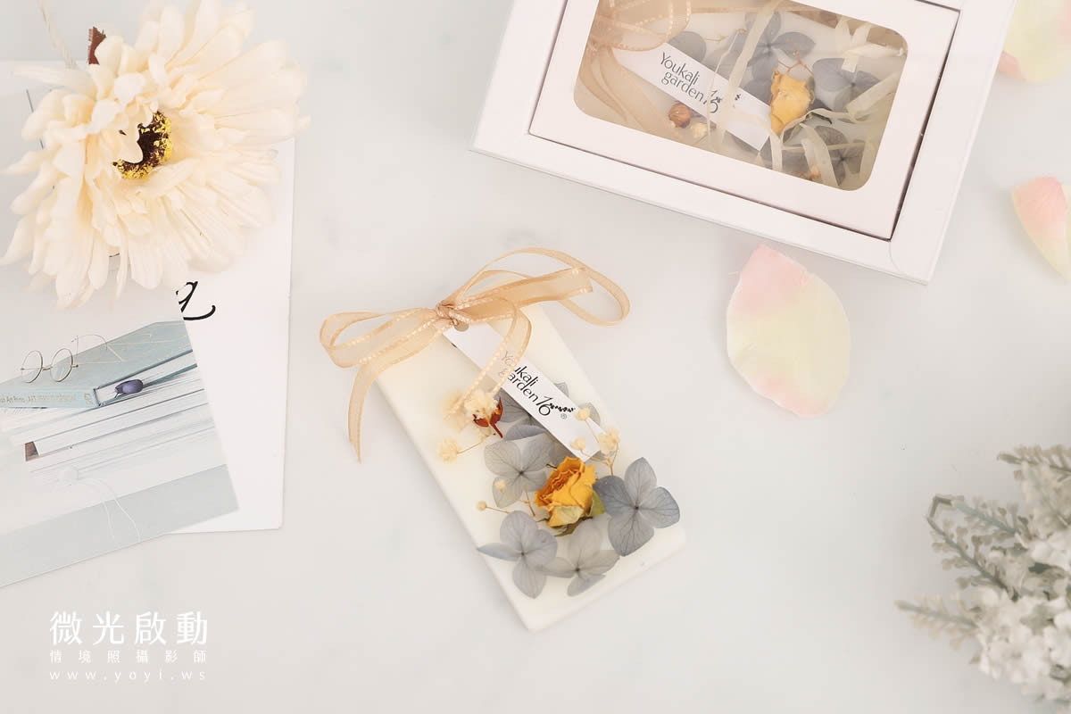 香氛產品攝影｜精緻香氛精油蠟片與乾燥花美學情境攝影｜太松 9