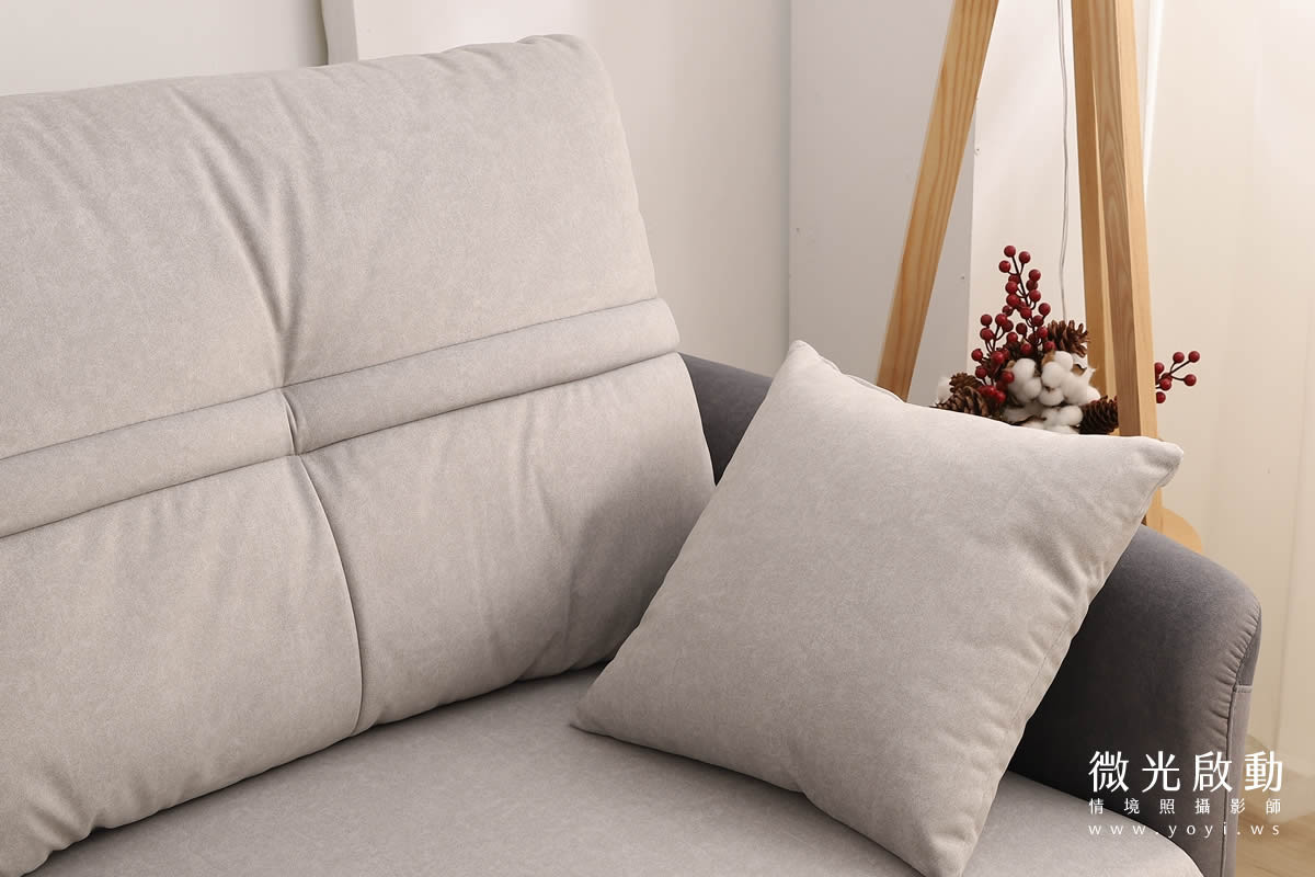 沙發商品攝影｜灰色質感布沙發溫馨客廳情境攝影 135