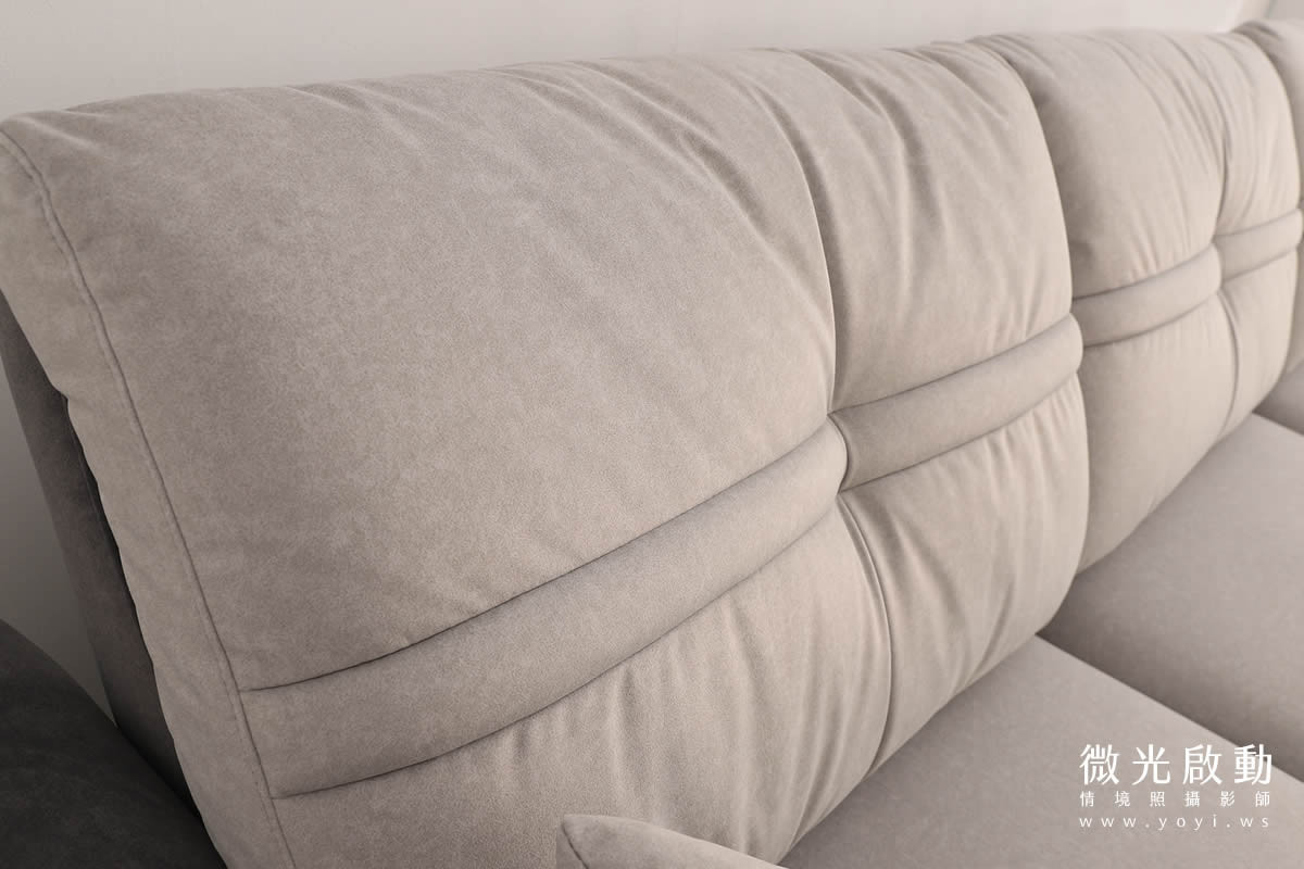 沙發商品攝影｜灰色質感布沙發溫馨客廳情境攝影 139
