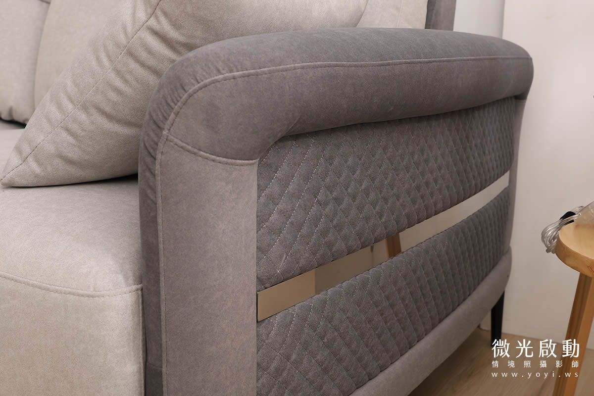 沙發商品攝影｜灰色質感布沙發溫馨客廳情境攝影 141