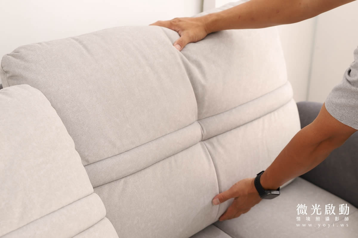 沙發商品攝影｜灰色質感布沙發溫馨客廳情境攝影 145