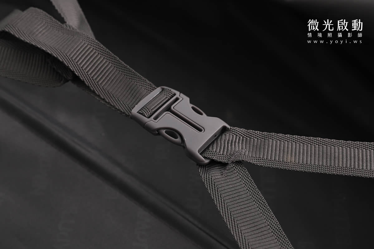 行李箱商品攝影｜個性圖騰行李箱明亮情境攝影｜冶亮實業 1