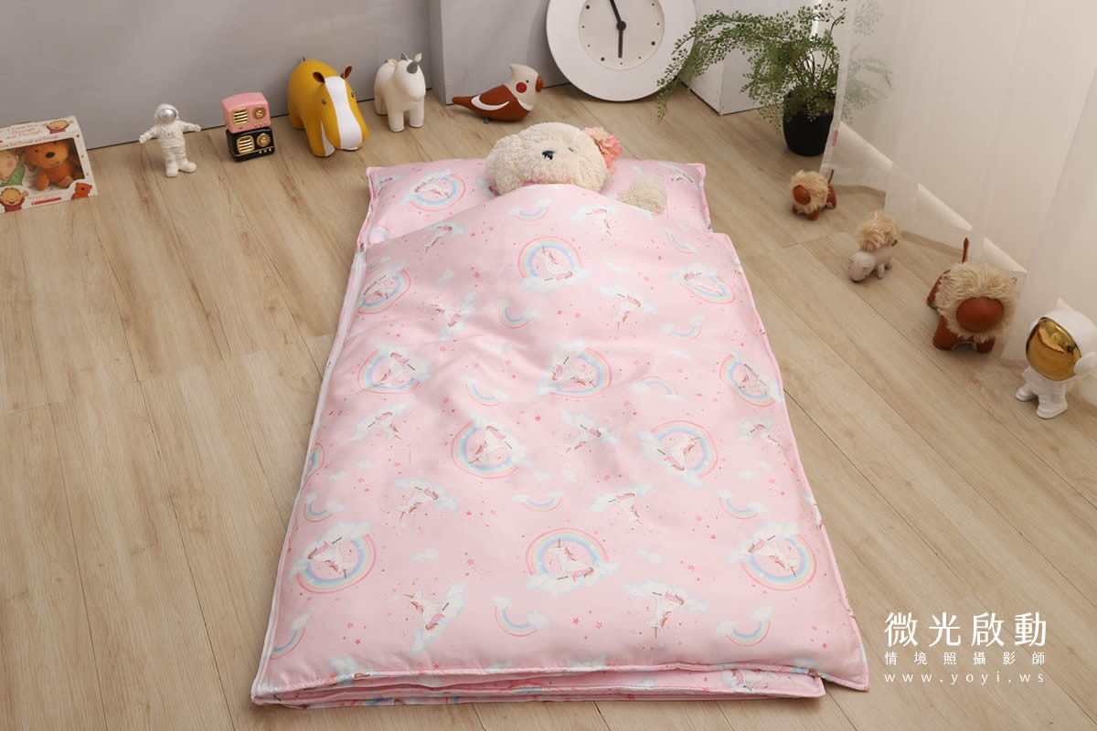 兒童寢具攝影｜粉柔溫馨兒童雙人床包情境攝影｜愛利斯 107