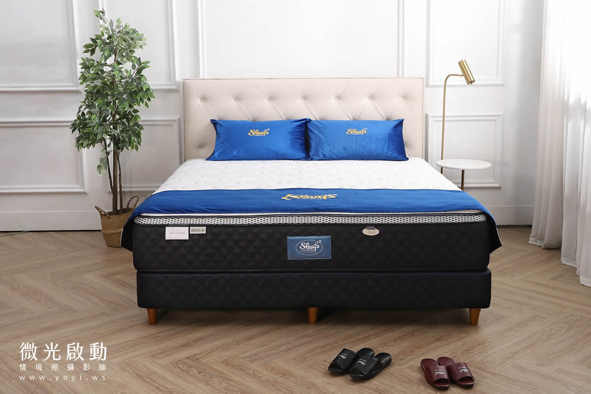 床墊家具攝影｜高支撐機能床墊與沙發明亮情境攝影｜睡眠王國 3