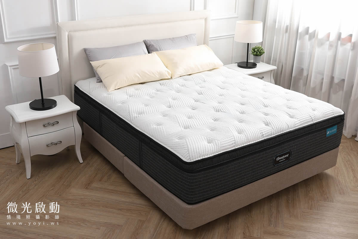床墊家具攝影｜高支撐機能床墊與沙發明亮情境攝影｜睡眠王國 5