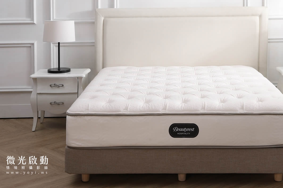 床墊家具攝影｜高支撐機能床墊與沙發明亮情境攝影｜睡眠王國 17