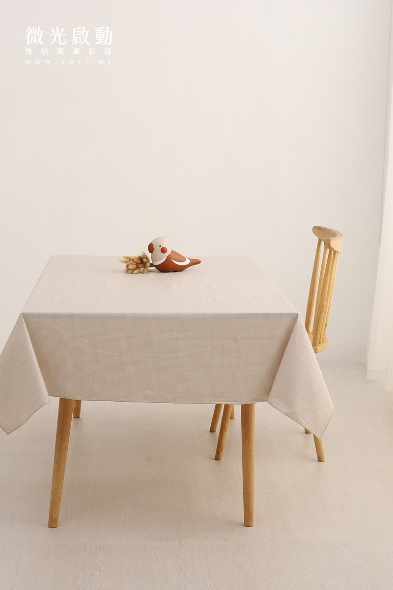 桌巾商品攝影｜清新藍色圖騰桌巾明亮餐廳情境 57