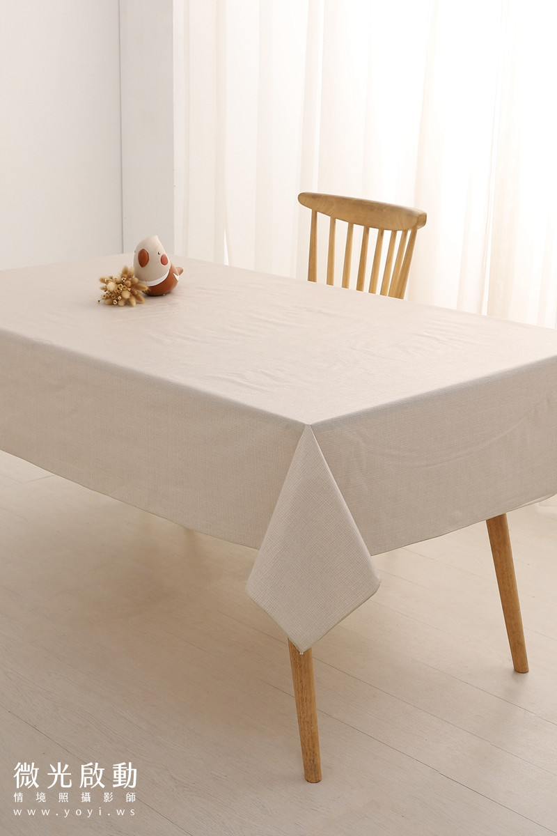 桌巾商品攝影｜清新藍色圖騰桌巾明亮餐廳情境 63