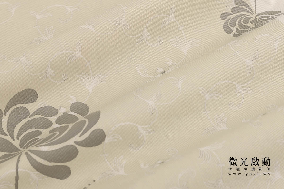 桌巾商品攝影｜清新藍色圖騰桌巾明亮餐廳情境 65