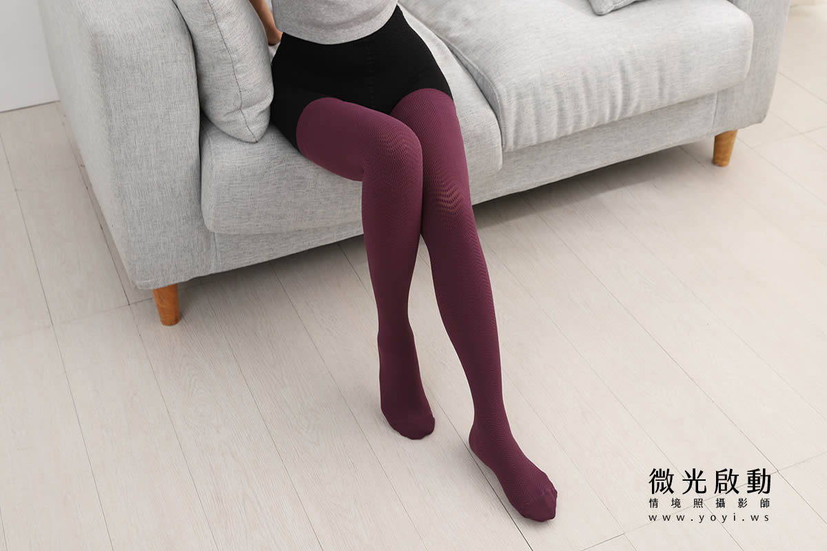 襪子商品攝影｜黑色過膝長襪模特兒實穿美腿情境攝影 11