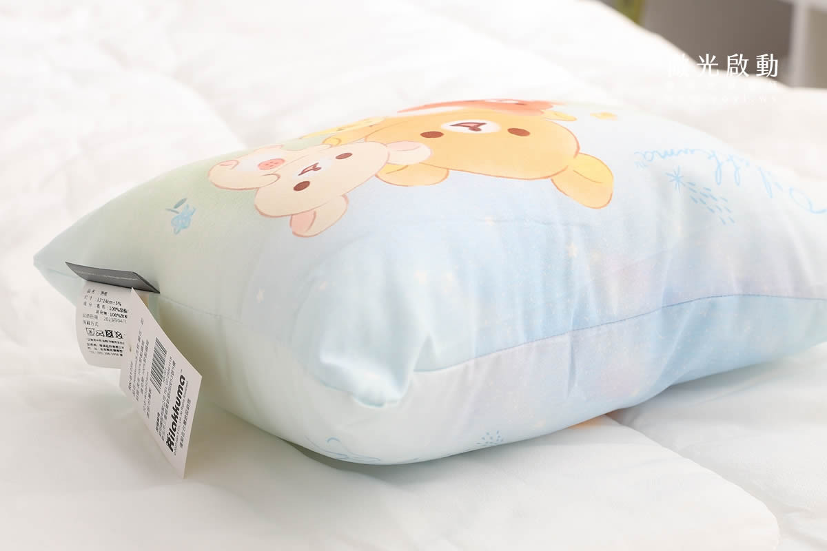 抱枕商品攝影｜童趣插畫風格抱枕木質調情境攝影｜床的嫁紗 7