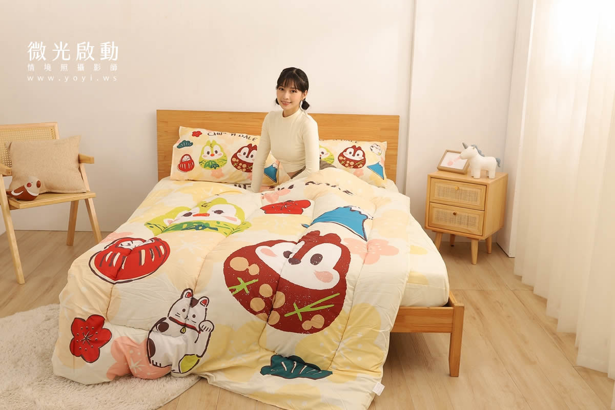 卡通聯名寢具攝影｜史努比圖騰藍色床包模特兒居家情境攝影｜銘詳 99