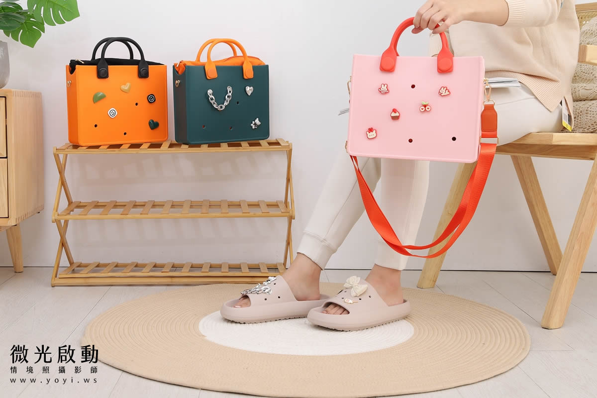 服飾配件商品攝影｜多色系居家拖鞋與包包生活感情境攝影｜太松鞋業 27