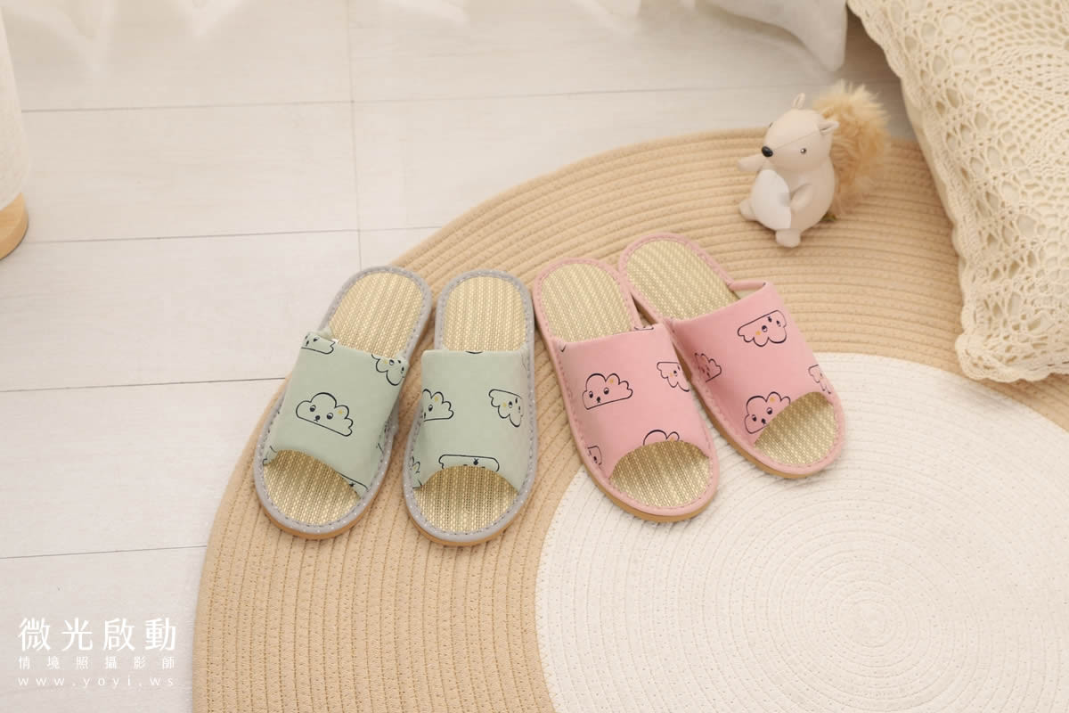 服飾配件商品攝影｜多色系居家拖鞋與包包生活感情境攝影｜太松鞋業 127