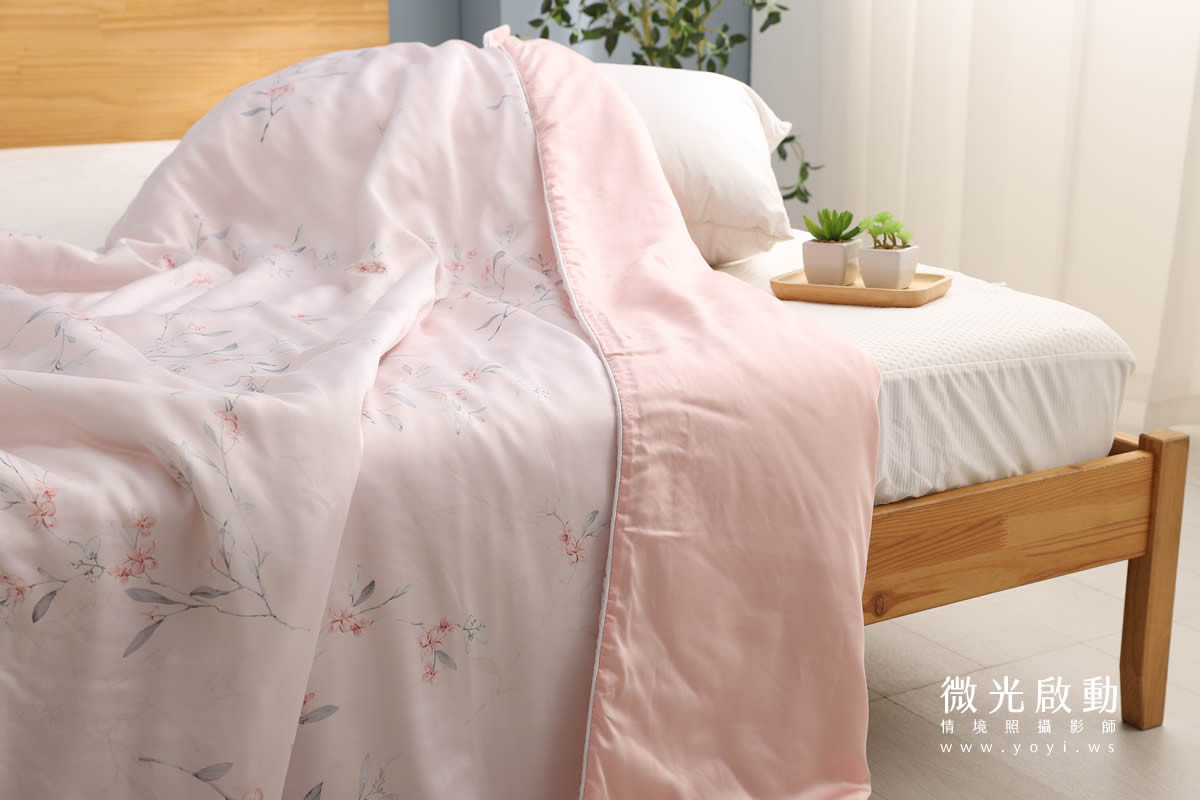 品牌羽絨被攝影｜合隆羽藏粉色輕柔羽絨被模特兒情境攝影｜合隆羽藏 147
