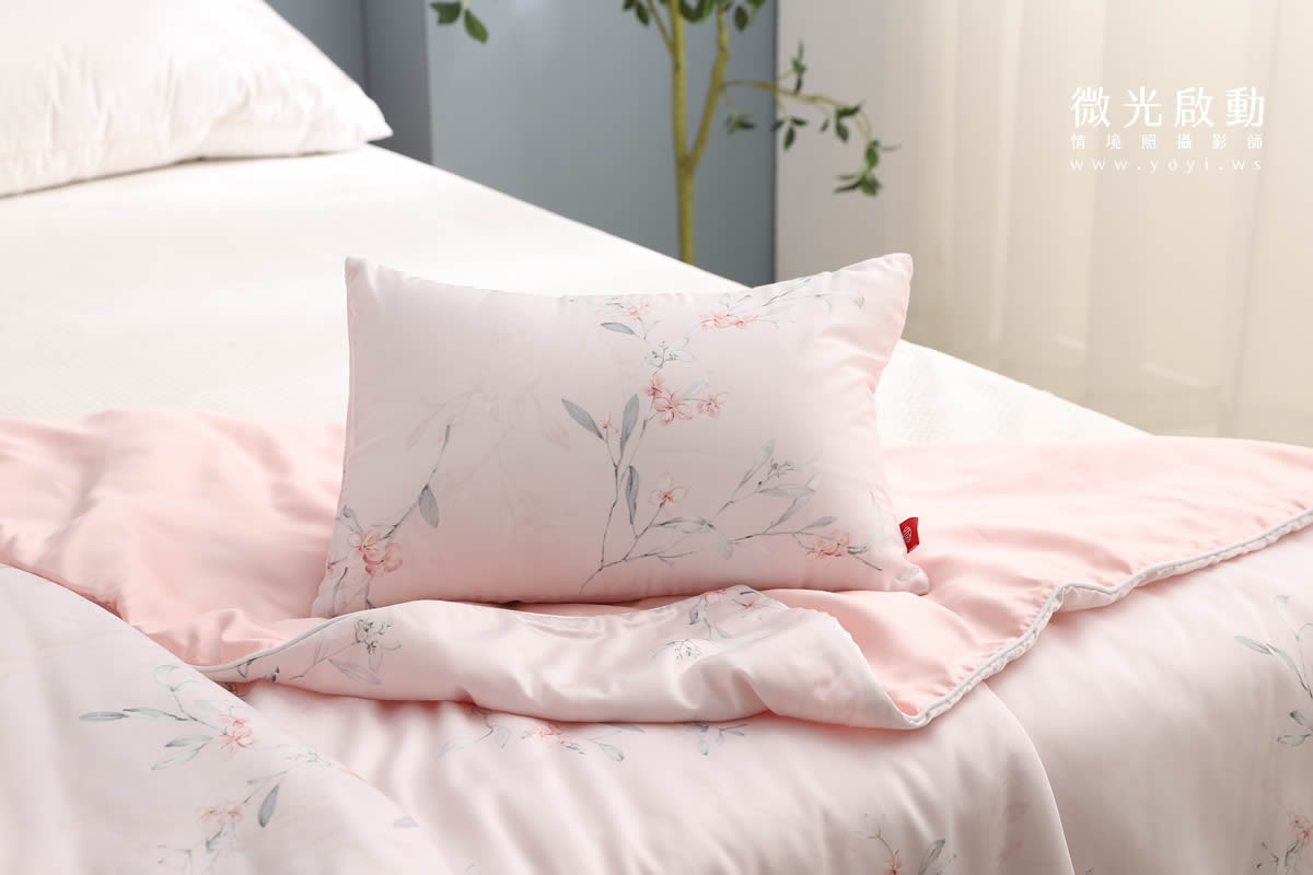 品牌羽絨被攝影｜合隆羽藏粉色輕柔羽絨被模特兒情境攝影｜合隆羽藏 151