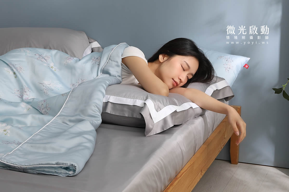 品牌羽絨被攝影｜合隆羽藏粉色輕柔羽絨被模特兒情境攝影｜合隆羽藏 153