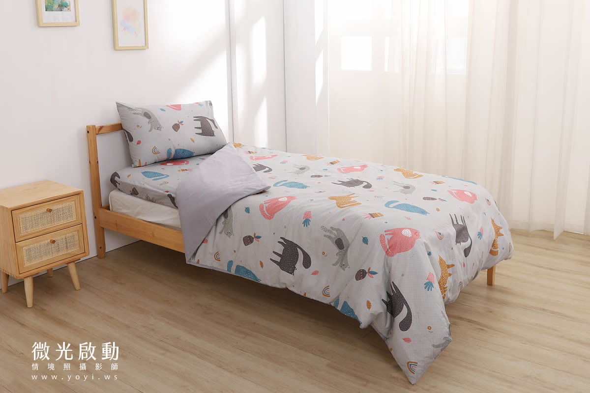 寢具商品攝影｜水藍色單人床包組模特兒情境攝影｜蓓爾國際 51