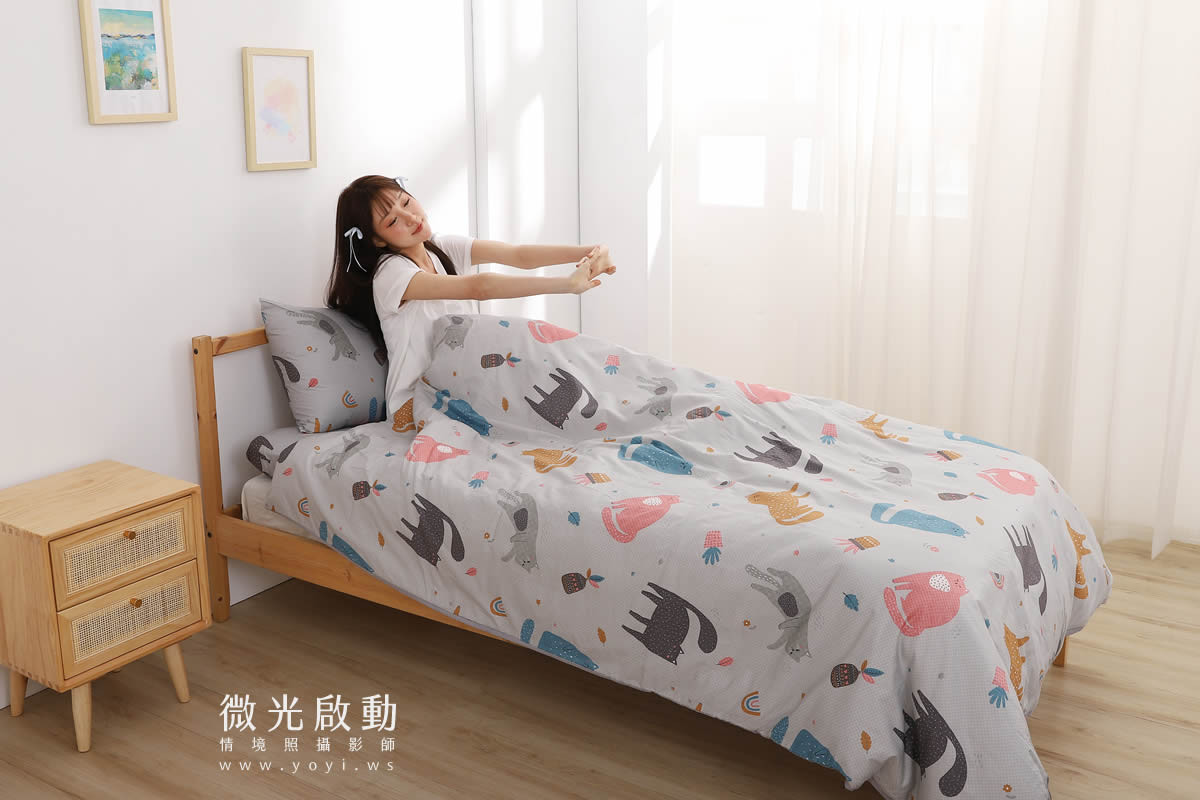 寢具商品攝影｜水藍色單人床包組模特兒情境攝影｜蓓爾國際 57