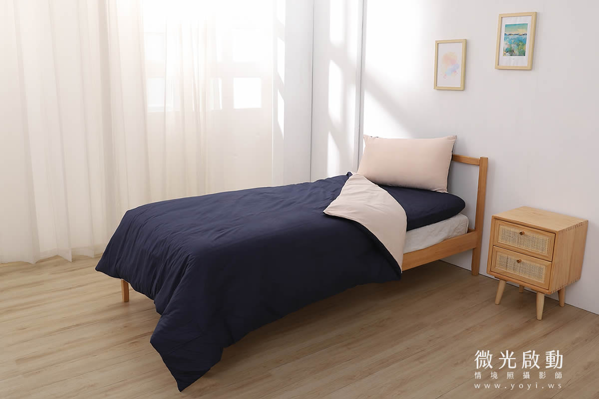 寢具商品攝影｜水藍色單人床包組模特兒情境攝影｜蓓爾國際 85