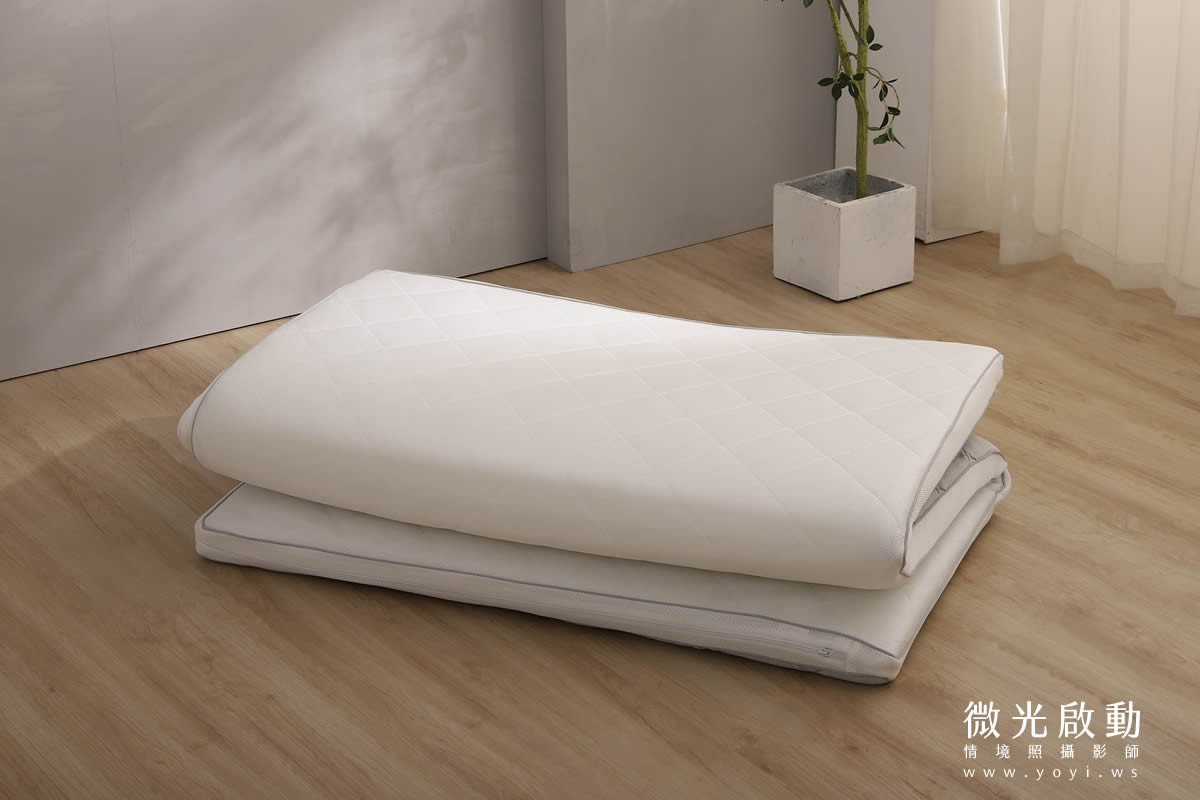 床墊商品攝影｜輕巧收納摺疊床墊明亮居家情境攝影｜新材質業有限公司 13