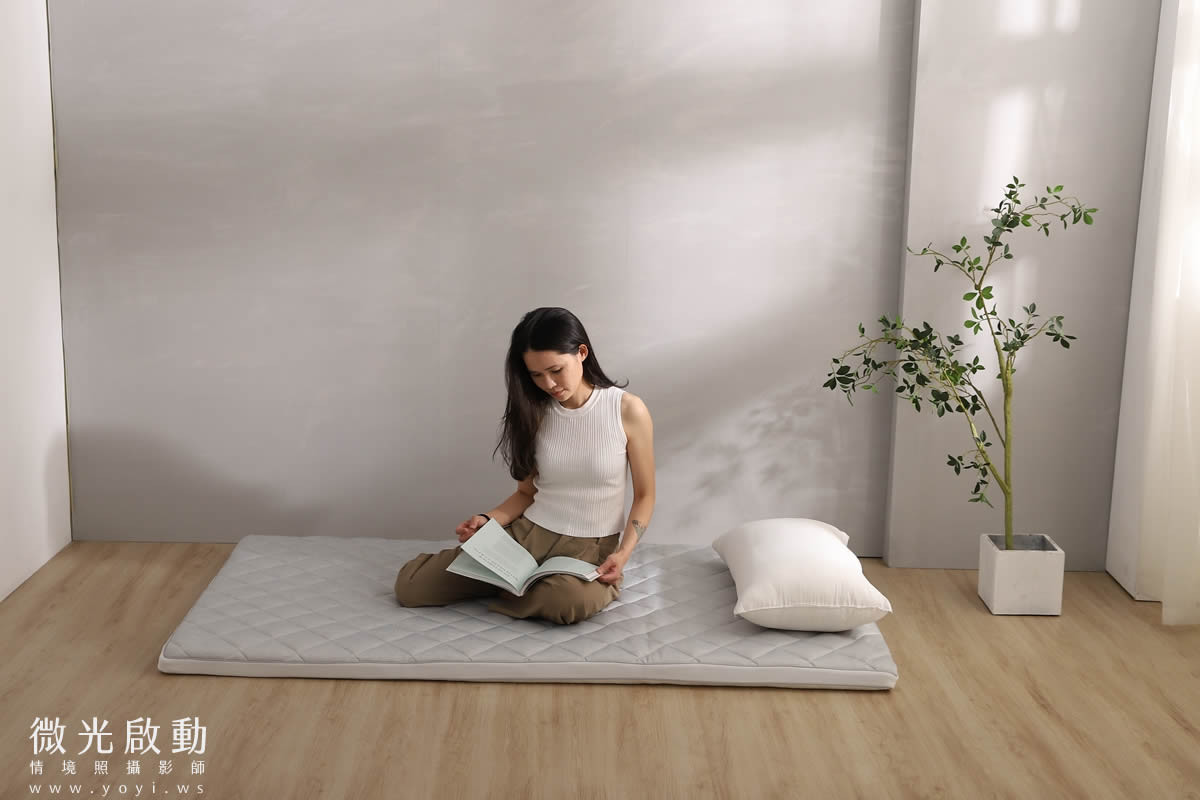 床墊商品攝影｜輕巧收納摺疊床墊明亮居家情境攝影｜新材質業有限公司 25