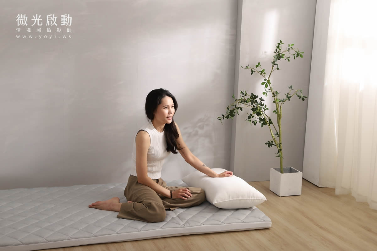 床墊商品攝影｜輕巧收納摺疊床墊明亮居家情境攝影｜新材質業有限公司 27