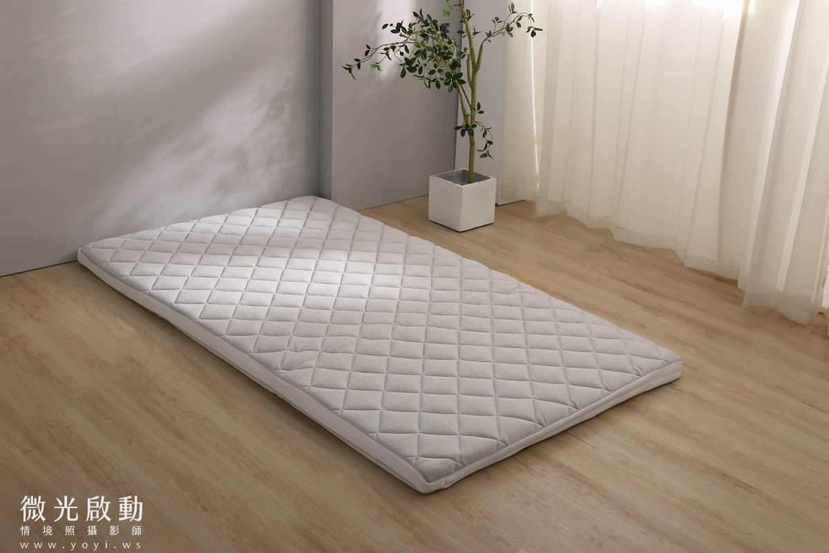床墊商品攝影｜輕巧收納摺疊床墊明亮居家情境攝影｜新材質業有限公司 29