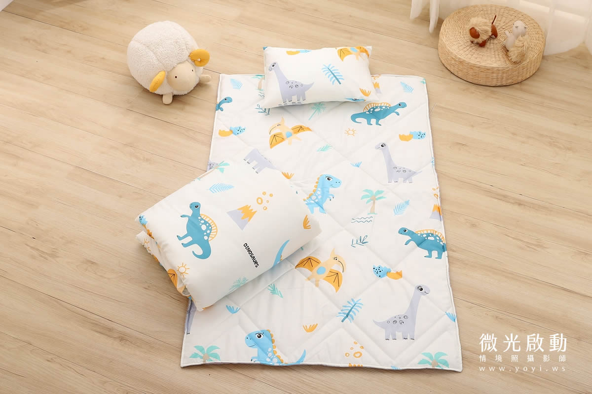 兒童寢具攝影｜童趣圖騰防踢被模特兒熟睡情境攝影｜冠益 3